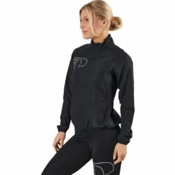 Core Jacket Black