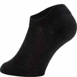 Essential No-Show Black