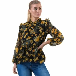 Joan Ls Top Red