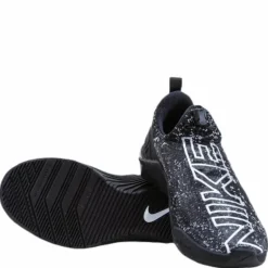 Metcon FlyKnit 4 White/Black