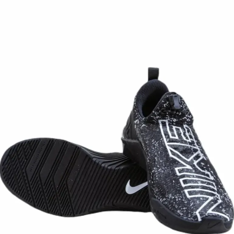 Metcon FlyKnit 4 White/Black