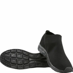 Nemi Black