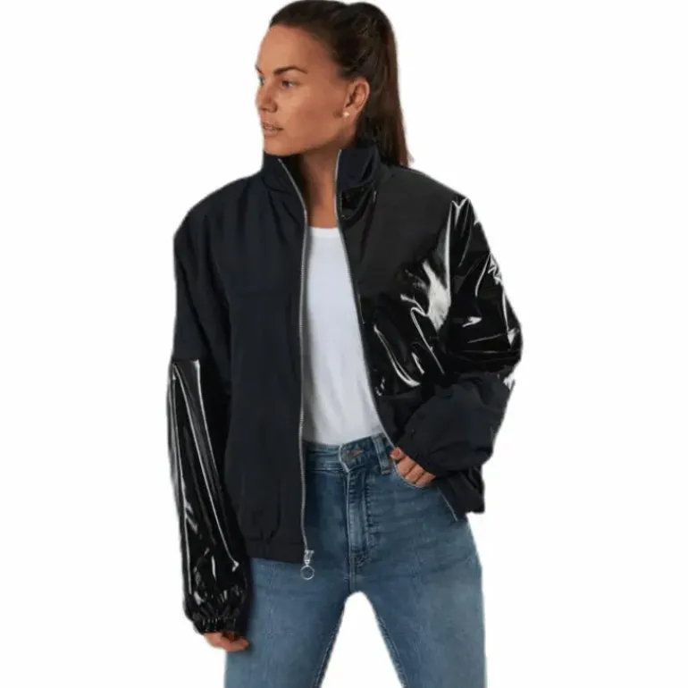 Nsw Icn Clsh Jkt Syn Fill Black
