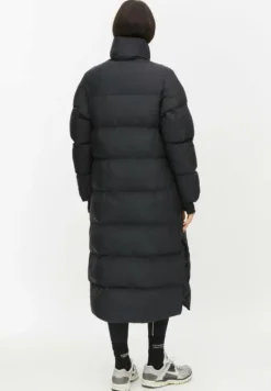 Reign Coat Black