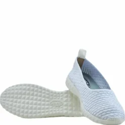 Sanya White