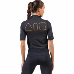 Top SS Future Air Black